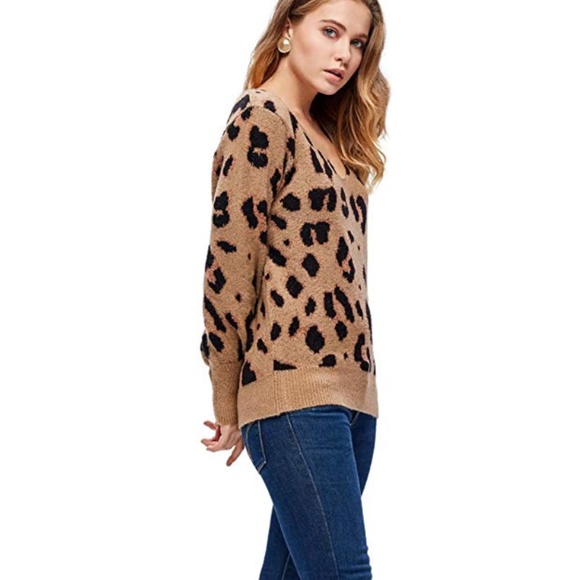 TABITHA Leopard Print Pullover Sweater - Picture 4 of 6